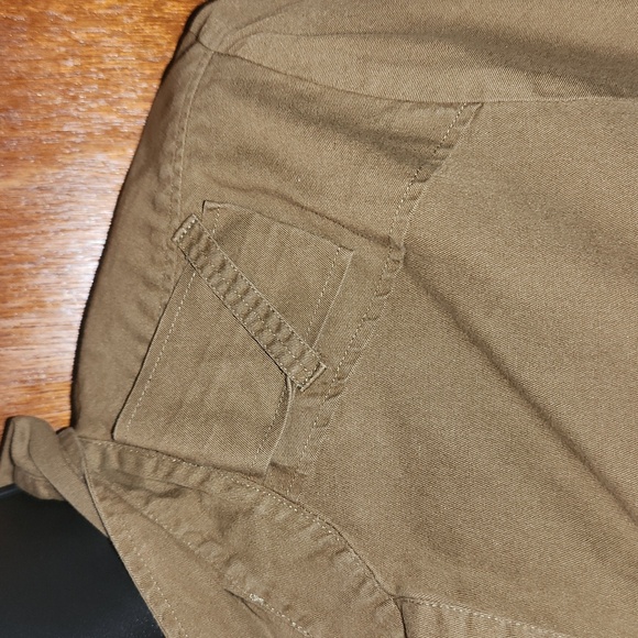 Sibel Saral Green button-down shirt. - Picture 3 of 5